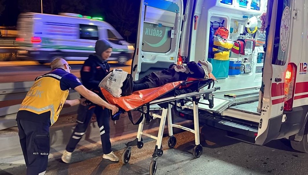 Kocaeli'de bariyere çarpan işçi servisindeki 5 kişi yaralandı