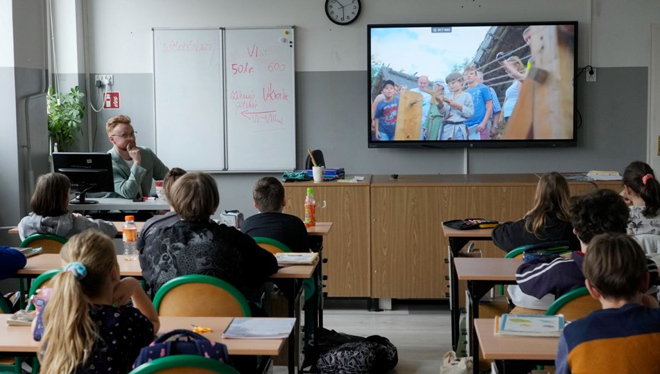 Whatsapp grubunda okul yönetimini eleştiren veliler gözaltına alındı