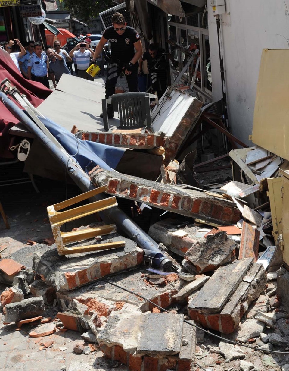 Karaköy'de lokantanın duvarı çöktü: 3 yaralı - 1