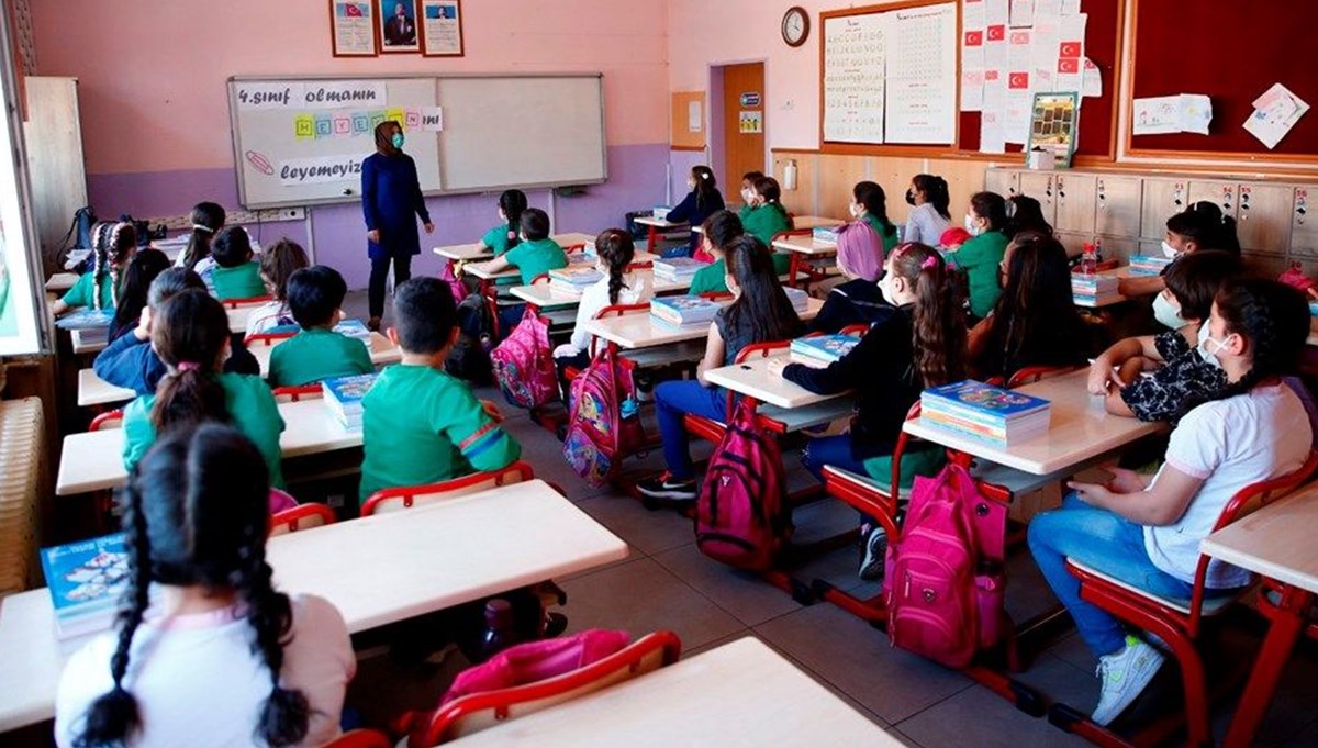 Okullar kapatılacak mı? Milli Eğitim Bakanı Özer'den açıklama