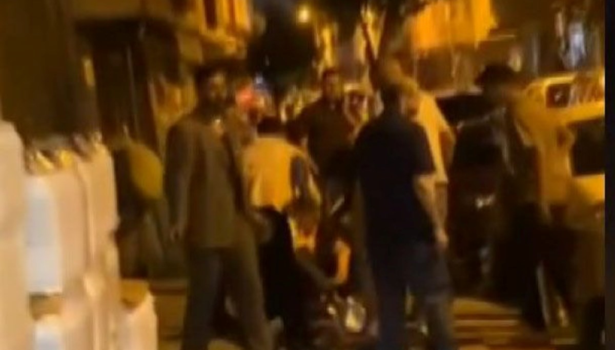 Sultangazi'de silahlı saldırı: 1 ölü 4 yaralı Sultangazi'de silahlı saldırı: 1 ölü 4 yaralı
