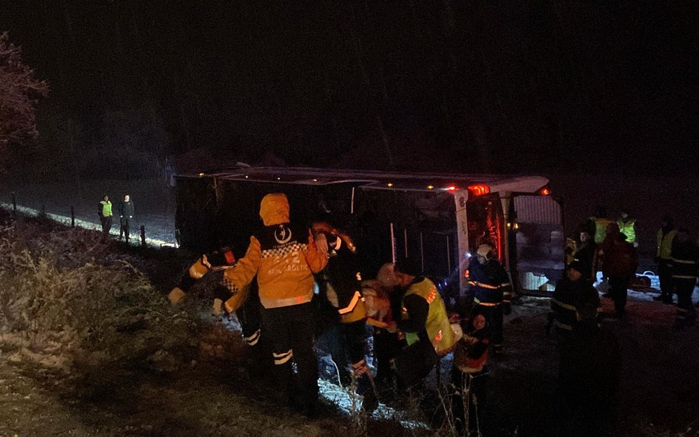 Kastamonu'da yolcu otobüs devrildi: 6 kişi öldü - 7