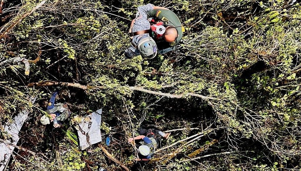 Kolombiya'daki uçak kazasında kaybolan 10 kişiden 5'inin cesedi bulundu