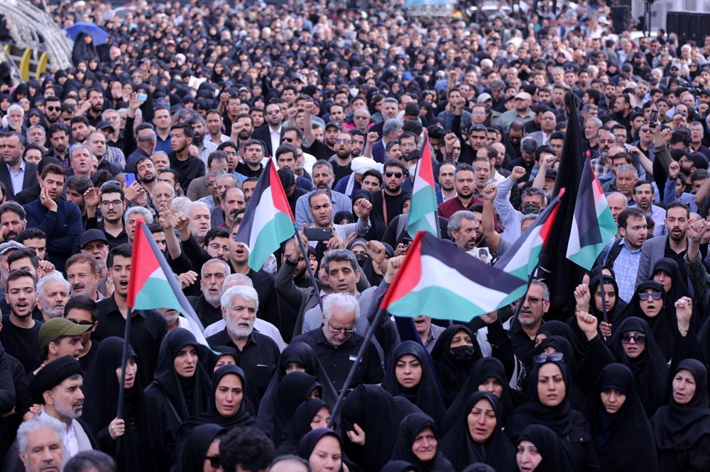 İran Reisi'nin yasını tutuyor - 3