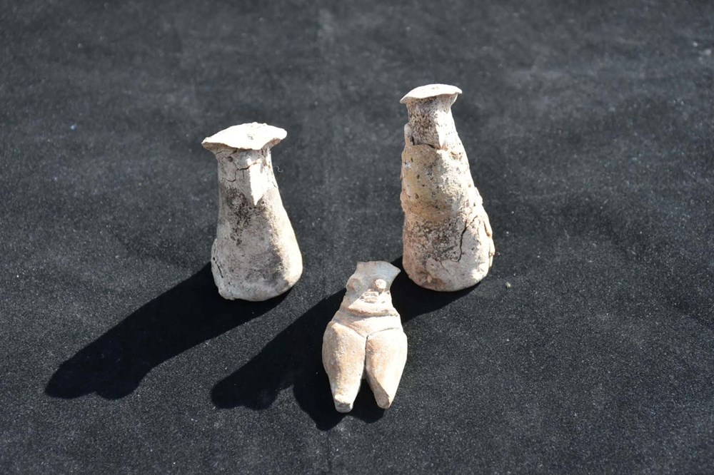 Ulucak Höyüğü'nde 7 bin 700 yıllık insan figürleri bulundu - 5