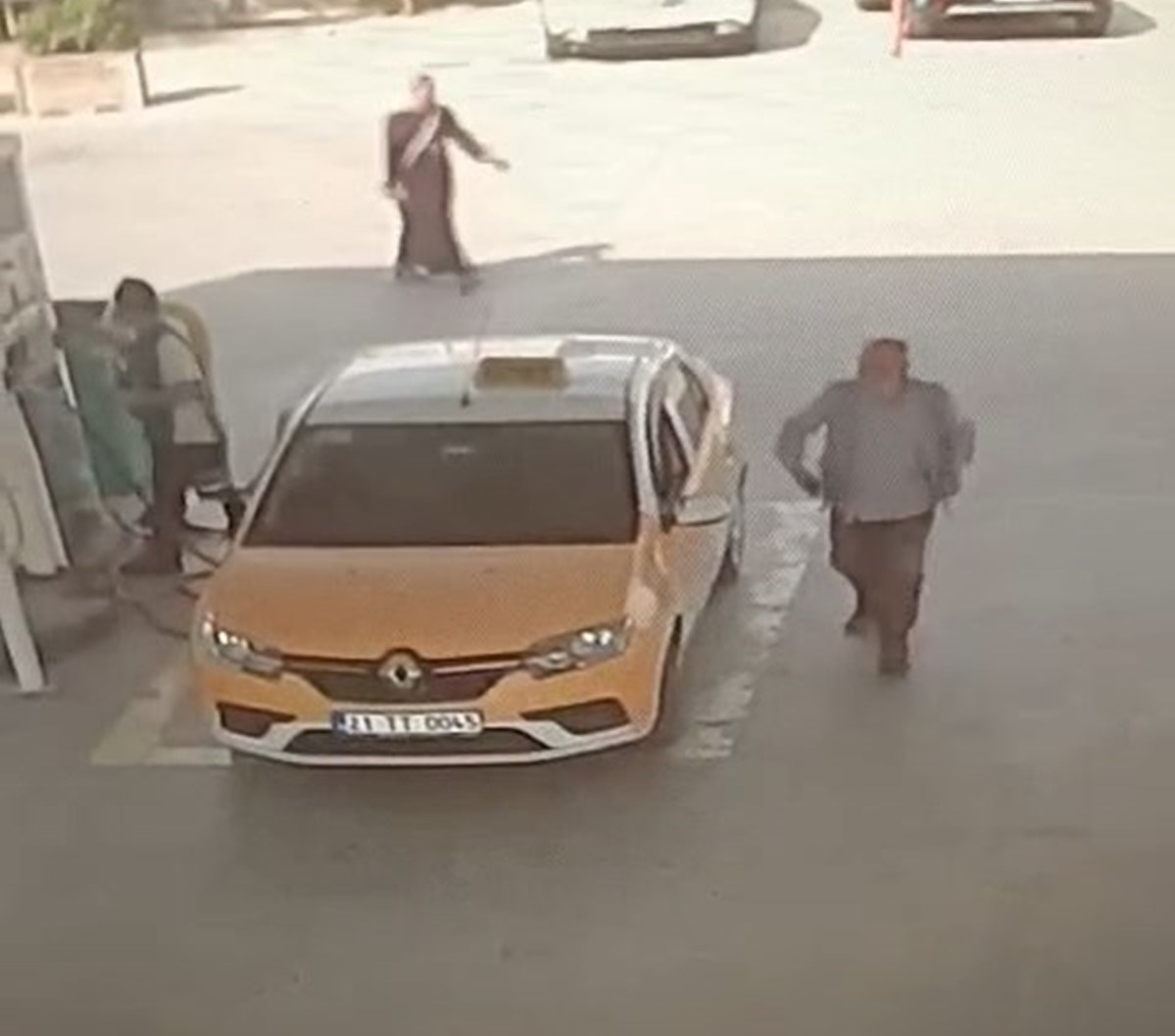 Takcisi ve şüpheli güvenlik kamerası görüntülerine takıldı.