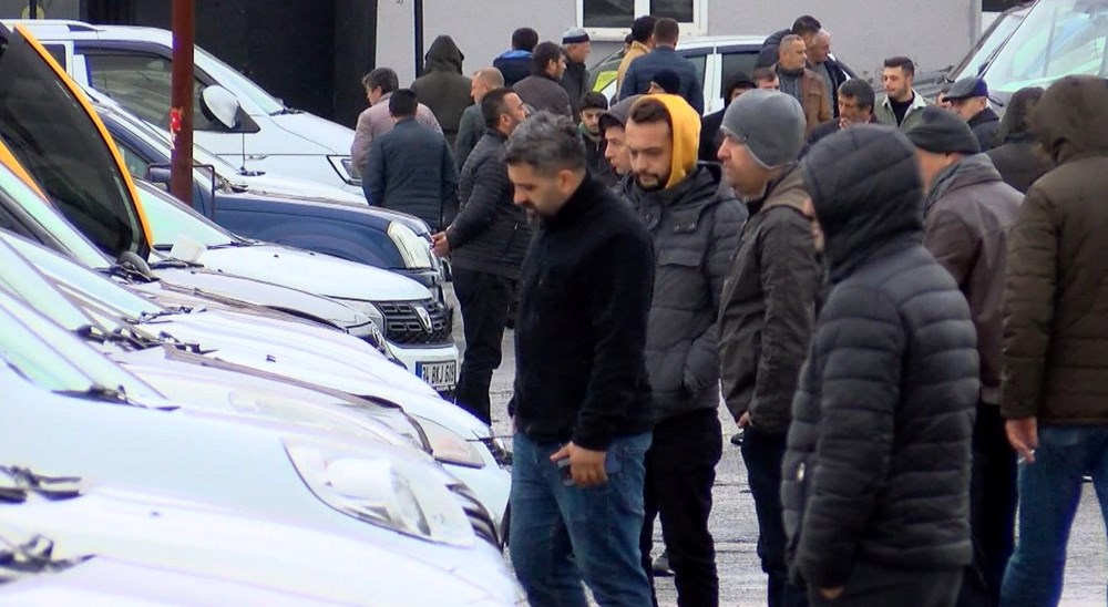 Bayilerde araç bulamayanlar ikinci el araç pazarına yöneldi - 2