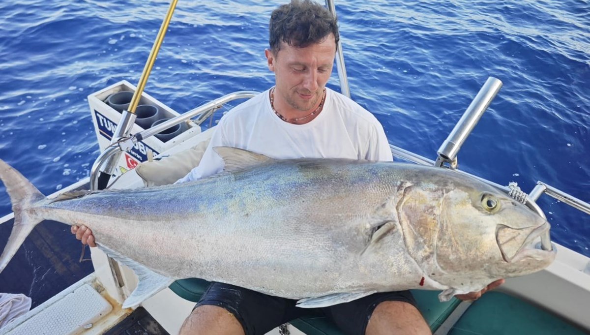 60 kiloluk balık yakaladılar: Gelirini bağışladılar