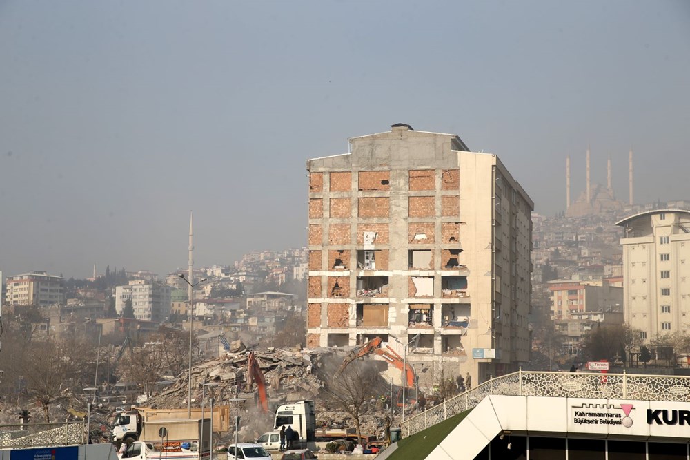 Daha büyük bir deprem olacak mı? | Deprem uzmanlarından "hasarlı binalara girmeyin" uyarısı - 4