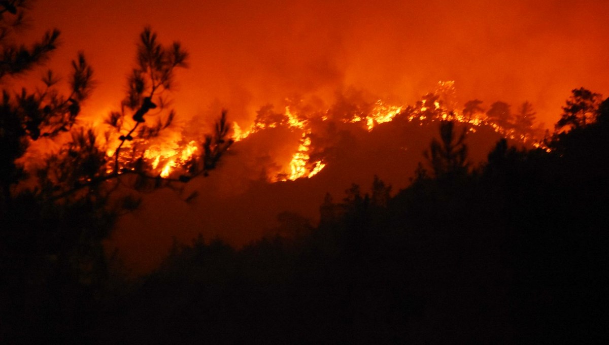 Marmaris’te orman yangını: Alevlerle mücadelede 2. gün