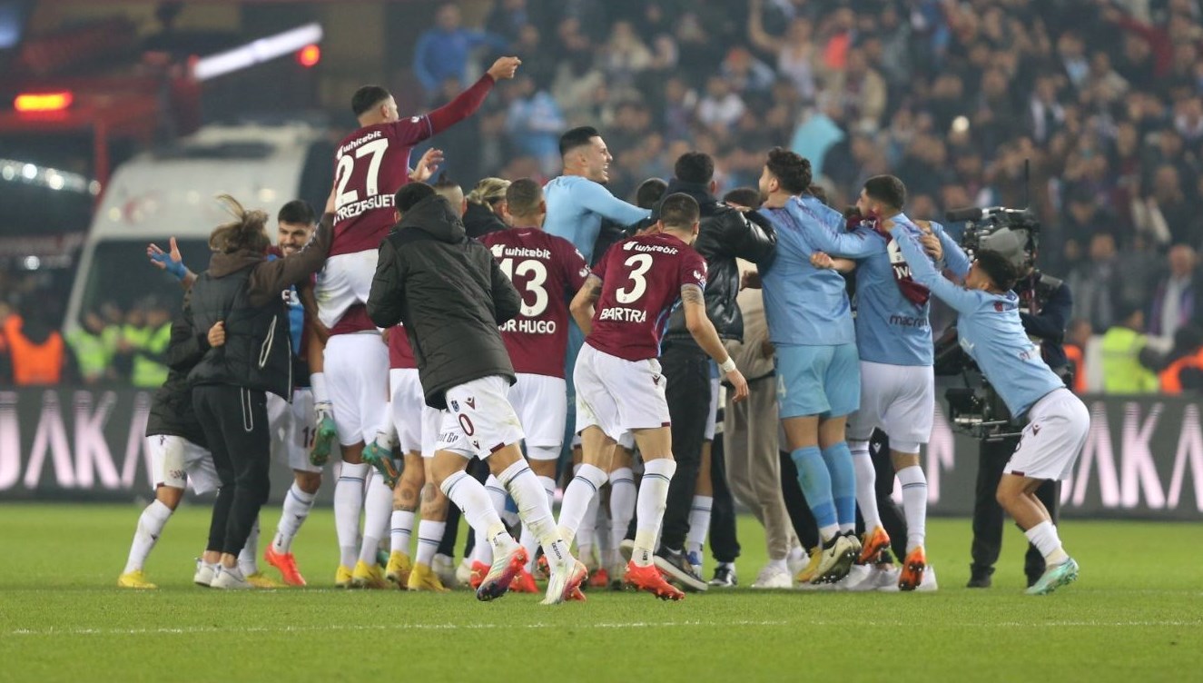 Trabzonspor 2-0 Fenerbahçe (Maç Sonucu) - Son Dakika Spor Haberleri ...