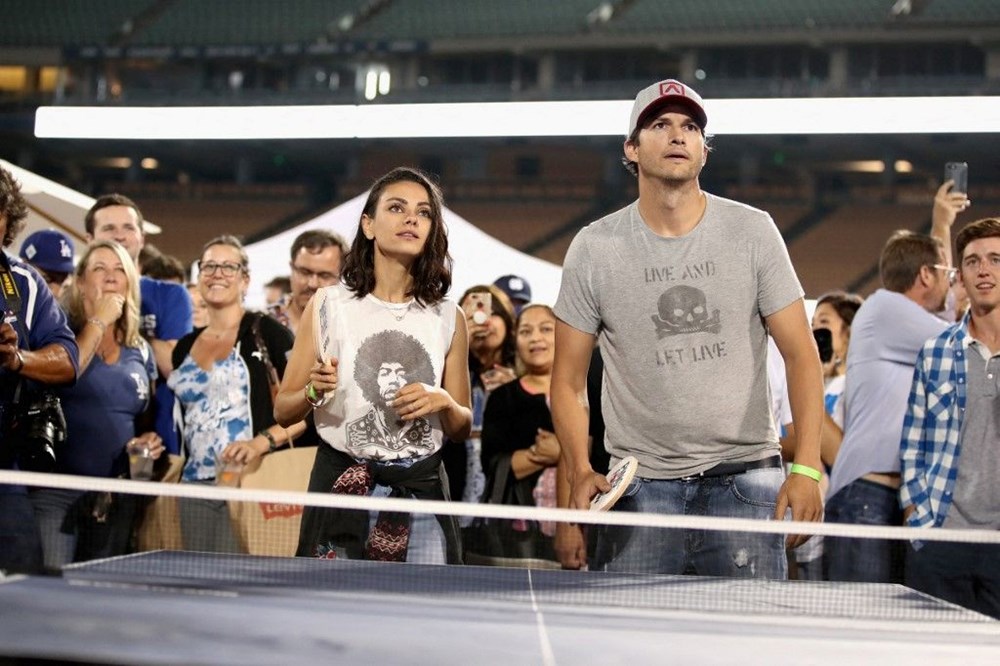 Mila Kunis ve Ashton Kutcher: Evdeki tüm kapılar açık, tuvalet dahil - 4