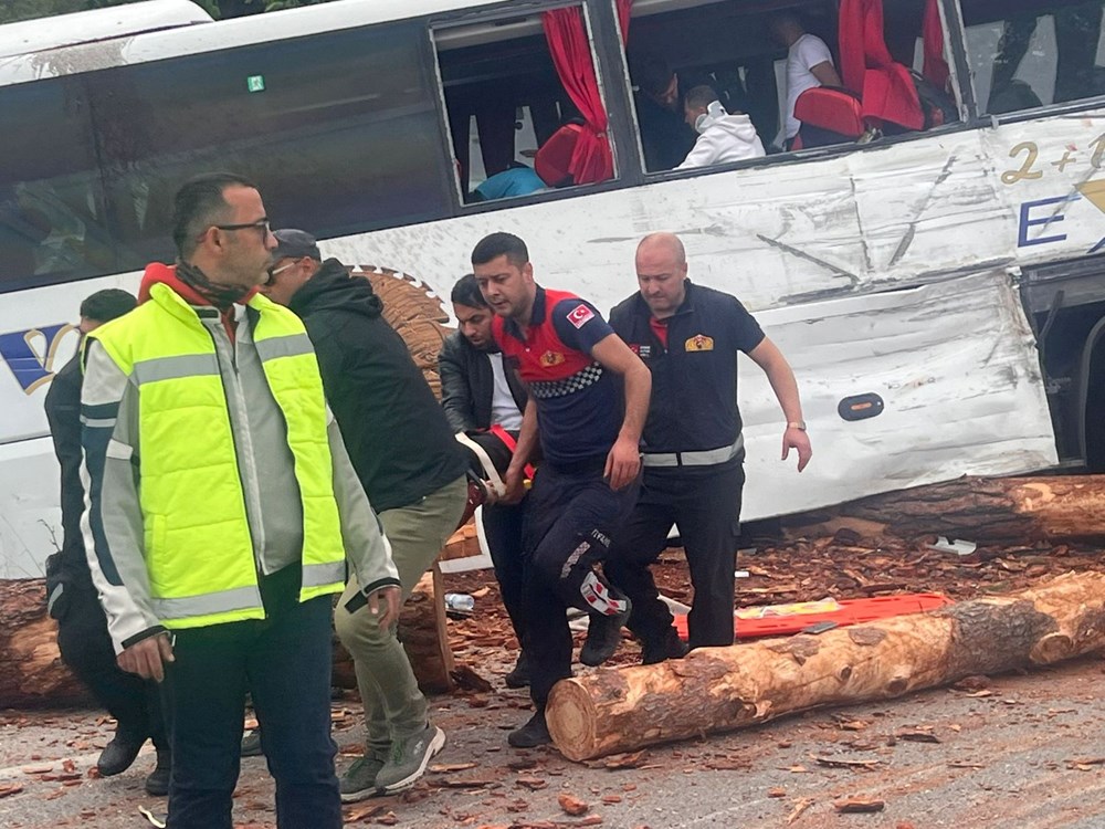 Çanakkale'de zincirleme trafik kazası: 8 ölü - 6