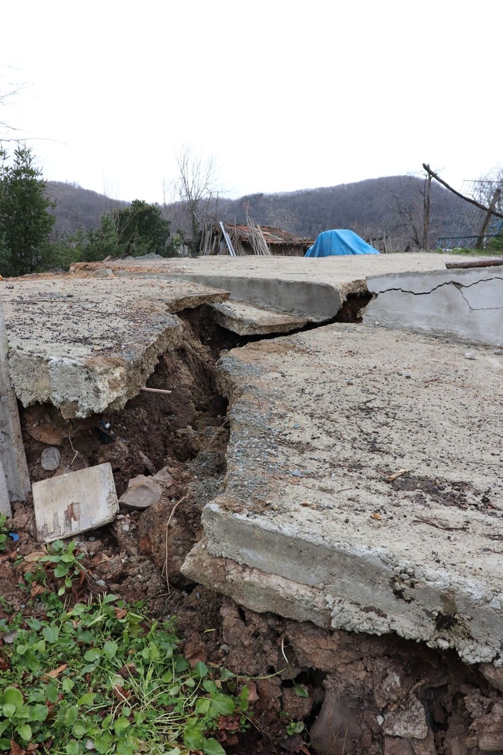 Deprem değil heyelan vurdu - 3