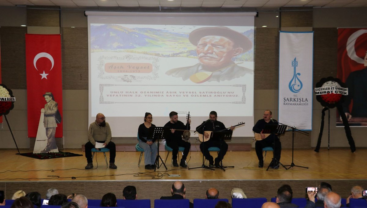 Aşık Veysel ölüm yıl dönümünde Sivas'ta anıldı
