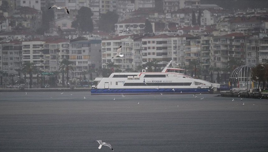 İzmir'de vapur seferleri iptal