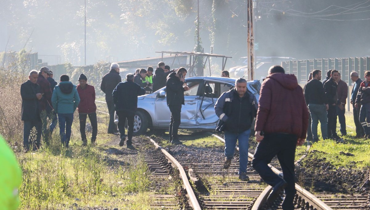 Hemzemin geçitte kaza: 1’i çocuk 3 yaralı