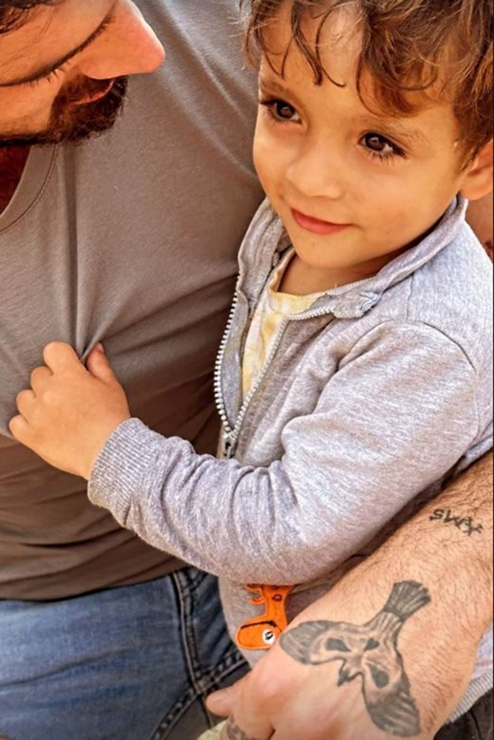 İtalyan oyuncu Michele Morrone deprem bölgesinde - 7