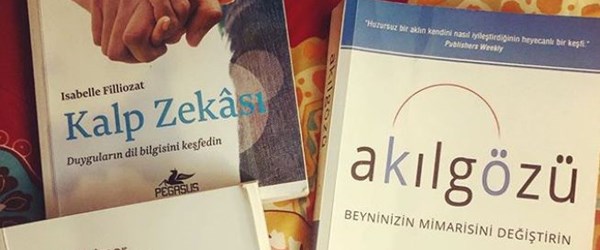 Ceyda Düvenci: Bu kitaplar bana çok iyi geliyor (Ünlü isimlerin okudukları kitaplar)