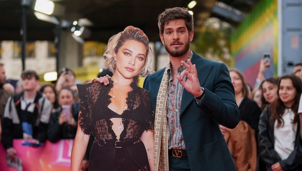 Andrew Garfield'dan yaratıcı çözüm: Kırmızı halı görüntüleri gündem oldu