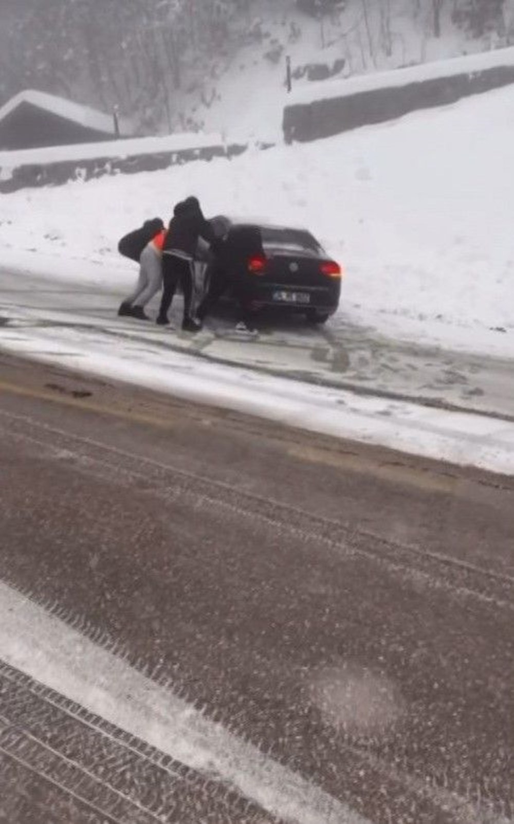 Kartepe'de hafta sonu yoğunluğu: Yüzlerce araç yolda mahsur kaldı - 6