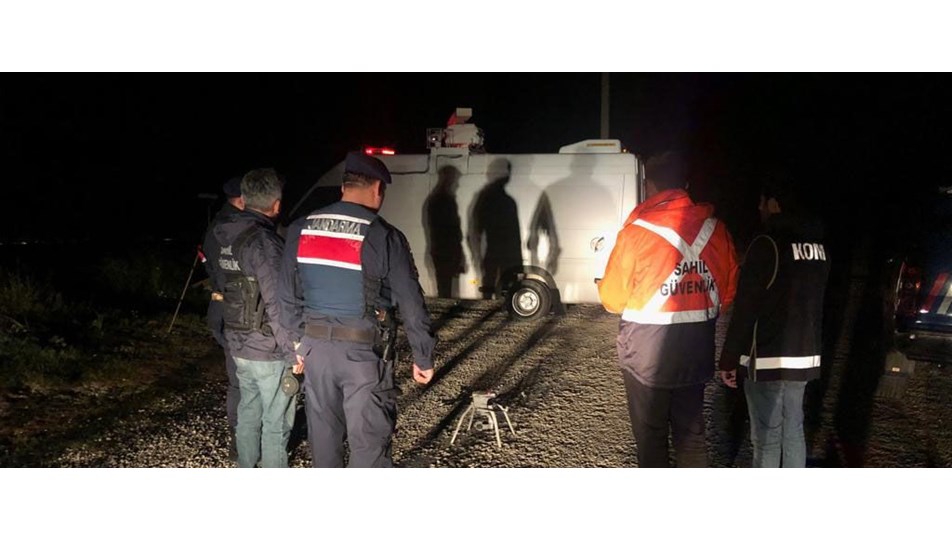 İzmir'de 23 kaçak göçmen yakalandı