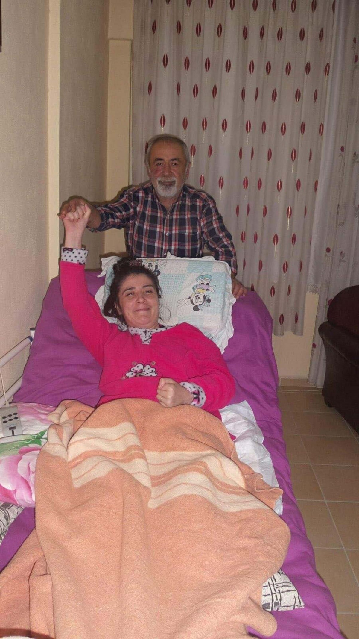 Tedavi sürecinde Pektezel’in en büyük destekçisi babası ve ablası oldu
