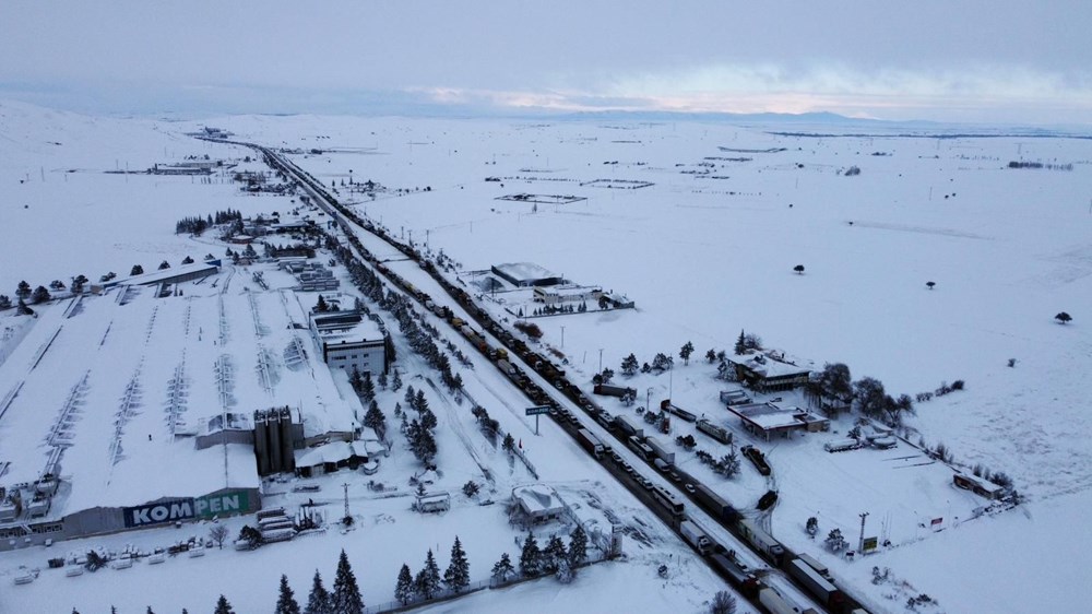 Deprem bölgesine giderken kara yakalandılar - 3