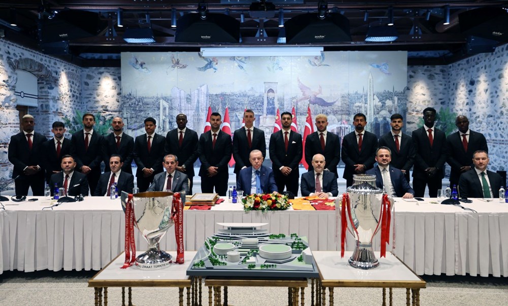 Cumhurbaşkanı Erdoğan, şampiyon Galatasaray'ı kabul etti 81 22CJ ud skigBrnHJyBnbw
