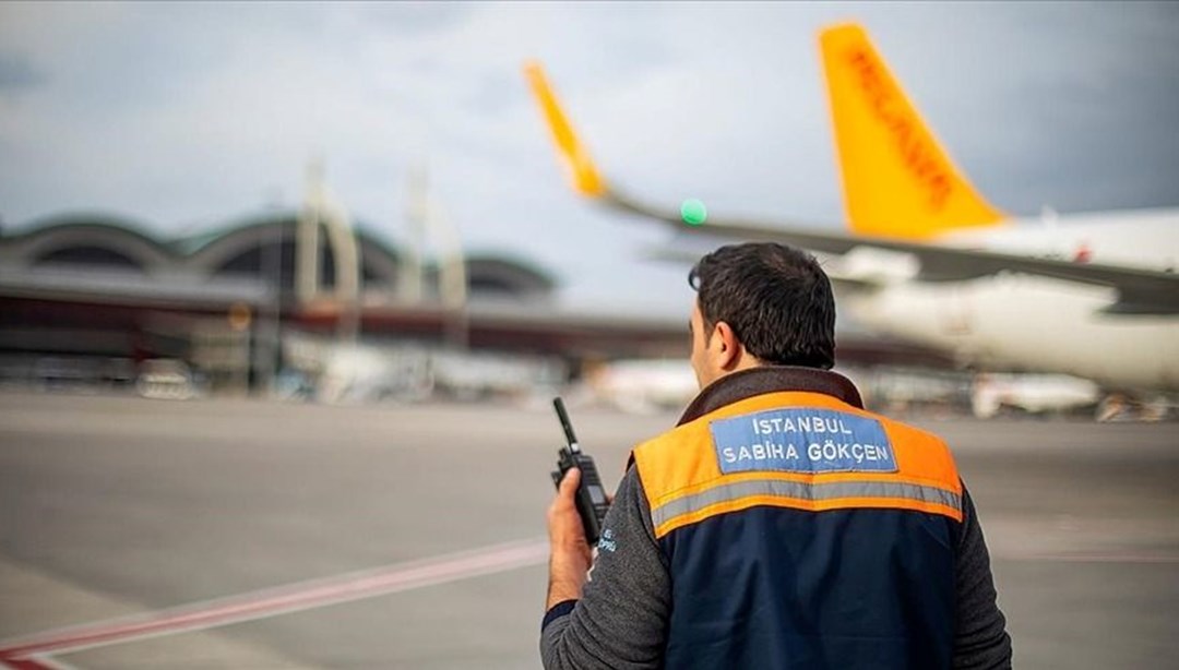 Uçaklar hava tur atıyor: Elektrik yüklü Cumulonimbus bulutları engel oluyor