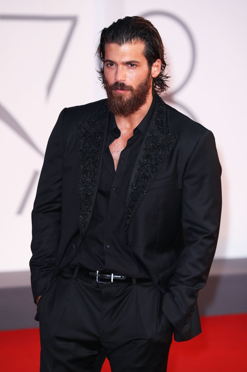 Can Yaman 78. Venedik Film Festivali kırmızı halısında - 12