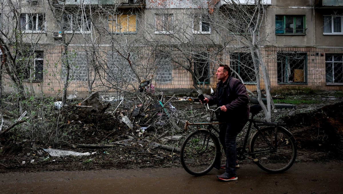 Rusya'dan Slovyansk'a füze saldırısı: Ölü sayısı 9'a yükseldi Rusya'dan Slovyansk'a füze saldırısı: Ölü sayısı 9'a yükseldi