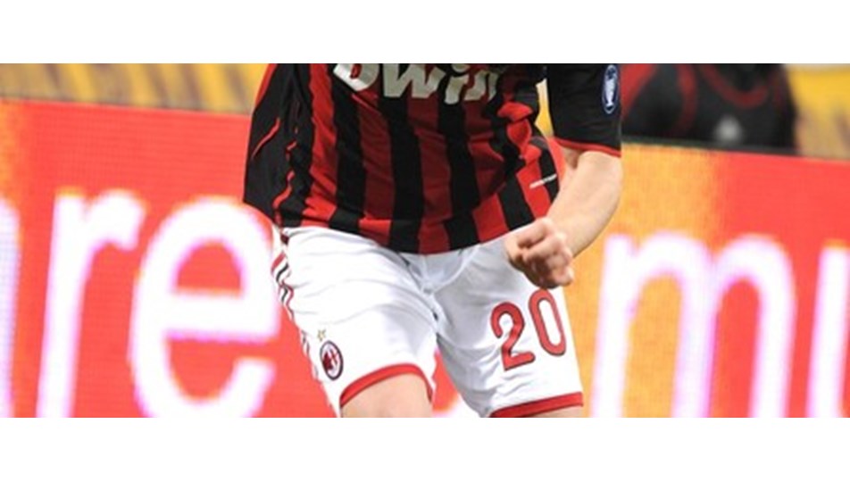 Milan'da iki imza