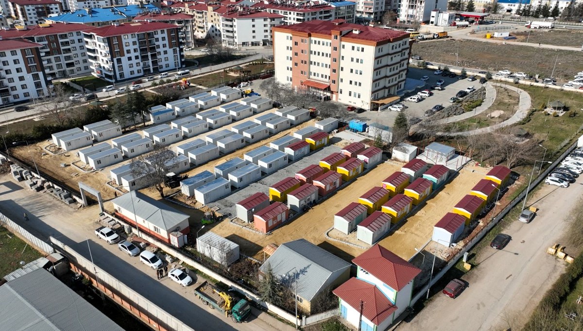 İki fayın kesişim noktasındaki kentte deprem hazırlığı: 12 konteyner kent tamamlanmak üzere