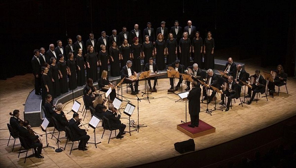 48 yıllık Cumhurbaşkanlığı Klasik Türk Müziği Korosu AKM'de konser verecek 48 yıllık Cumhurbaşkanlığı Klasik Türk Müziği Korosu AKM'de konser verecek
