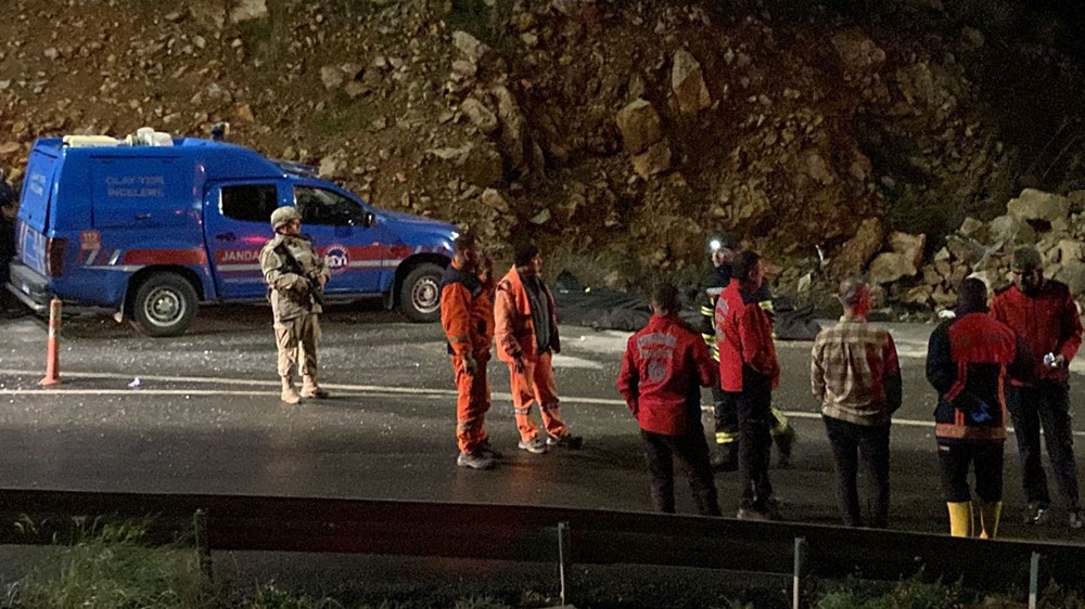 Mersin'de otobüs kazası: 9 kişi öldü, 30 kişi yaralandı - 6