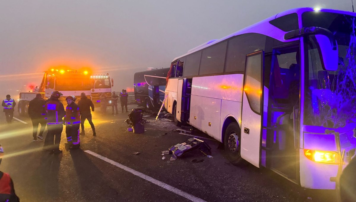 SON DAKİKA: Kuzey Marmara Otoyolu'nda zincirleme kaza: 10 kişi öldü, 57 kişi yaralandı SON DAKİKA: Kuzey Marmara Otoyolu'nda zincirleme kaza: 10 kişi öldü, 57 kişi yaralandı