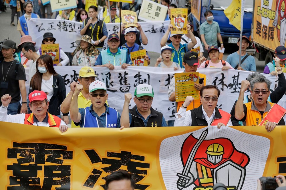 Dünyada 1 Mayıs: Bütün ülkelerin işçileri birleşti - 12