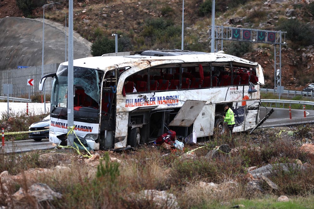 9 kişinin öldüğü feci kazada yeni gelişme: Otobüs şoförü hız sınırını 3 kat aşmış - 2