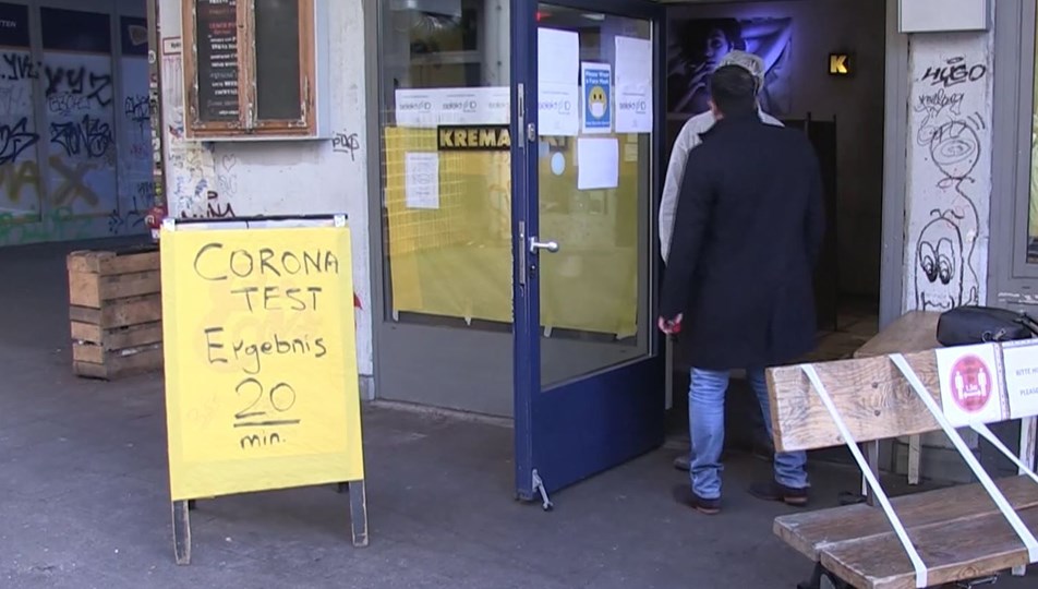 Almanya’da corona vakaları arttı, kafeler corona test merkezlerine dönüştürüldü