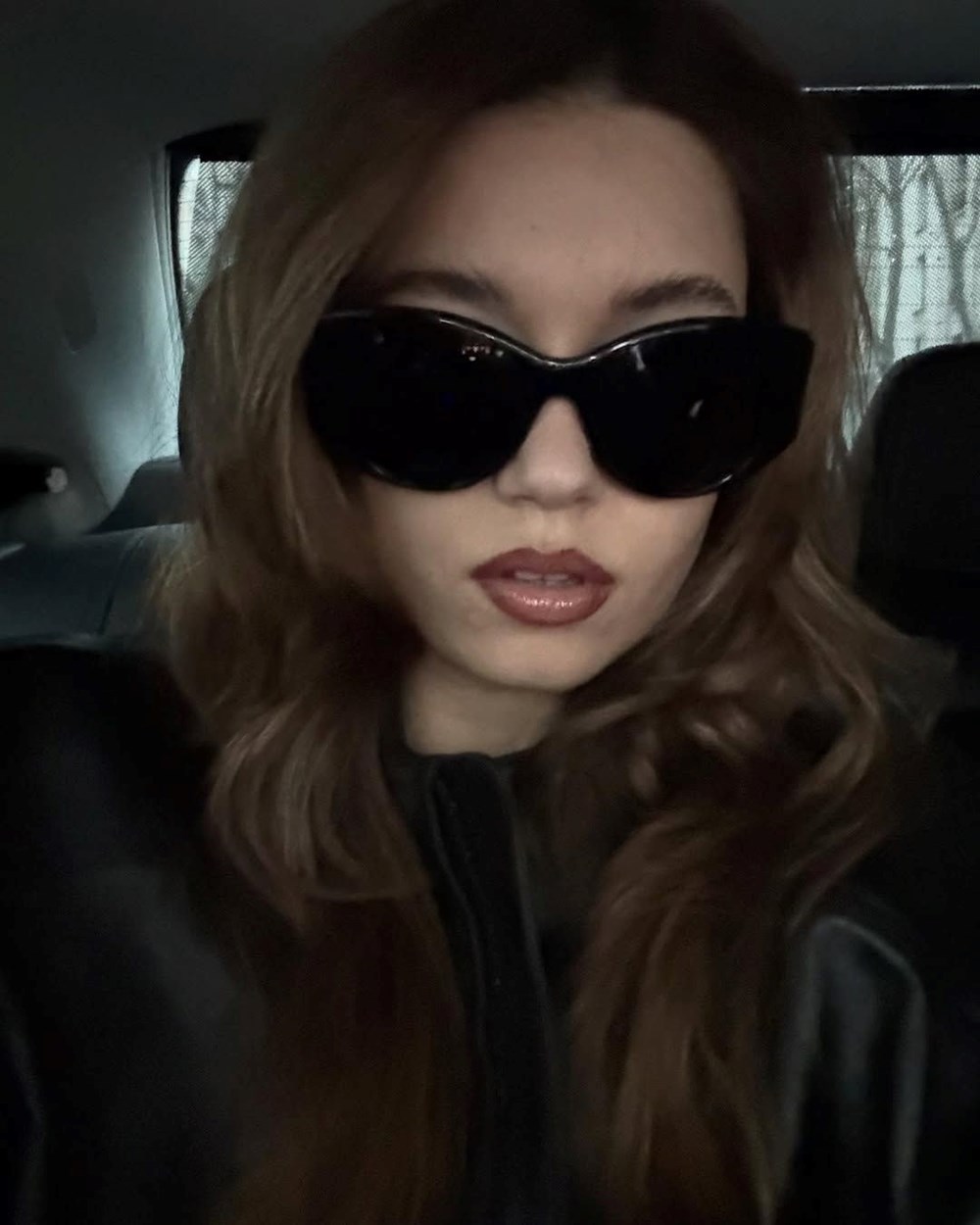 Afra Saraçoğlu: Paris'ten Filtresiz Güzellik Manzaraları 75 27EzCGhMPUGJIh7w0mBoCw