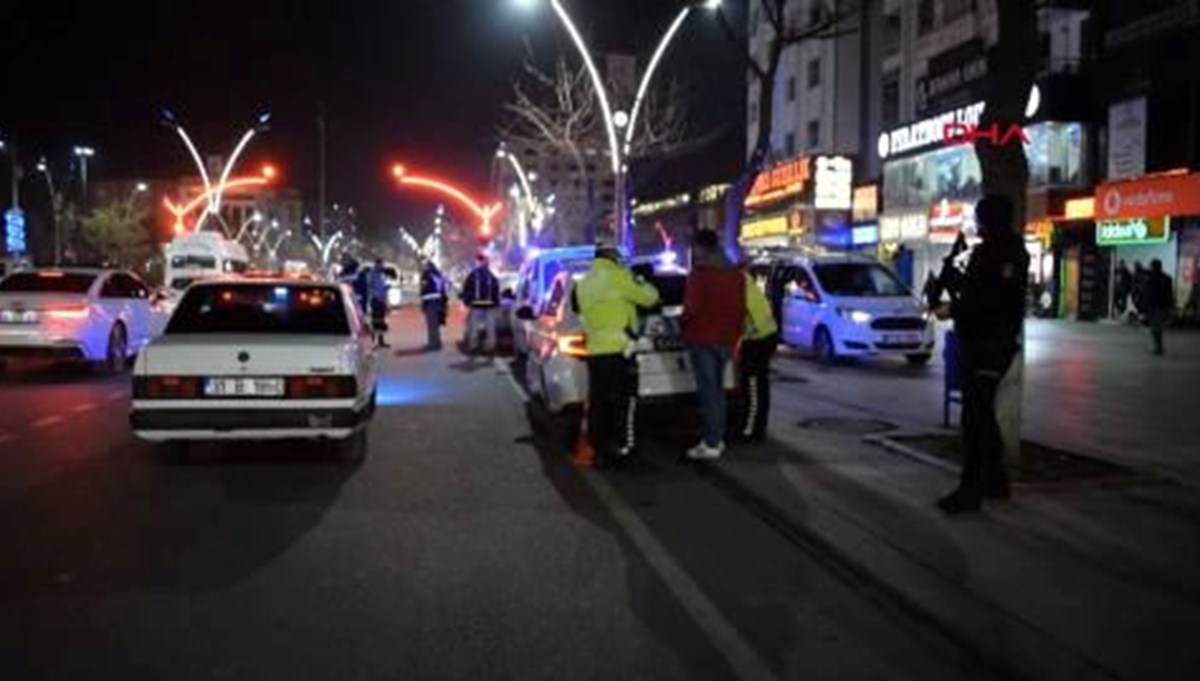 Yılbaşı denetimlerinde kumar oynatan kişilere ceza yağdı Yılbaşı denetimlerinde kumar oynatan kişilere ceza yağdı