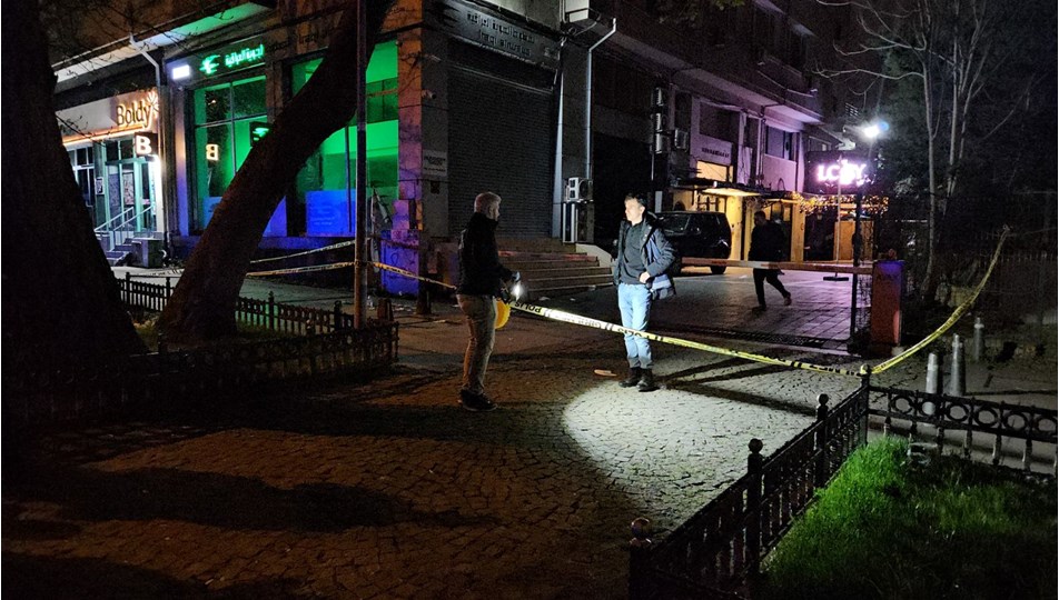 Şişli’de eğlence mekanında silahlar konuştu
