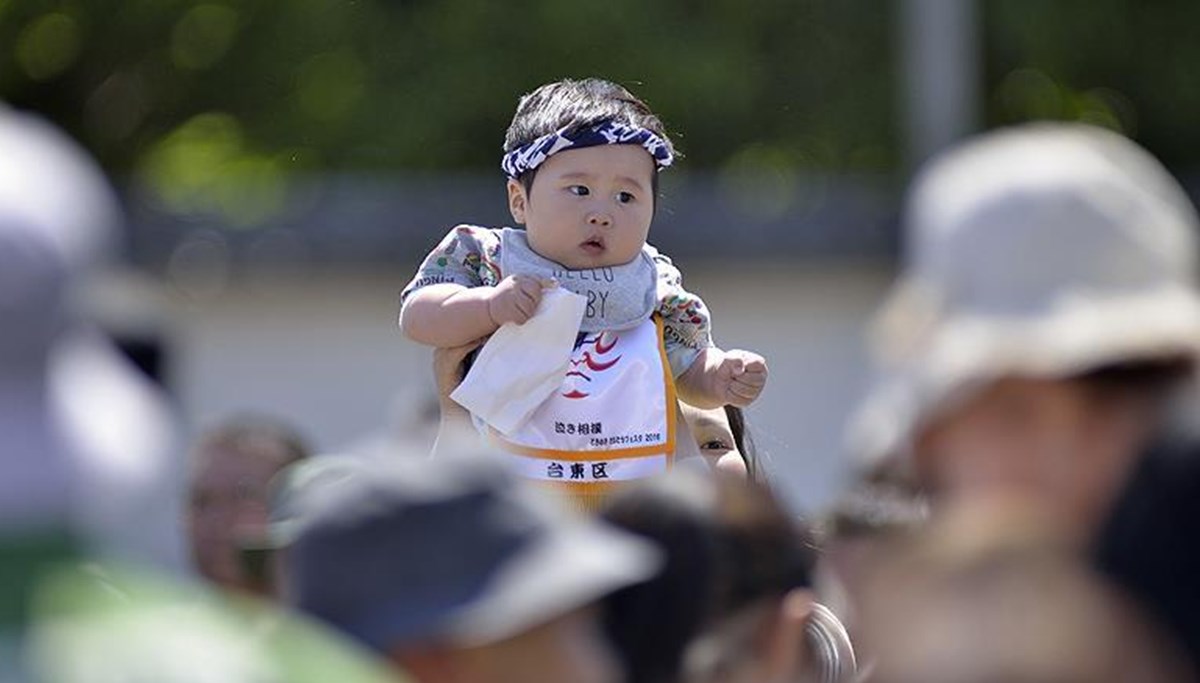 Japonya, gençlere niye evlenmediklerini soruyor