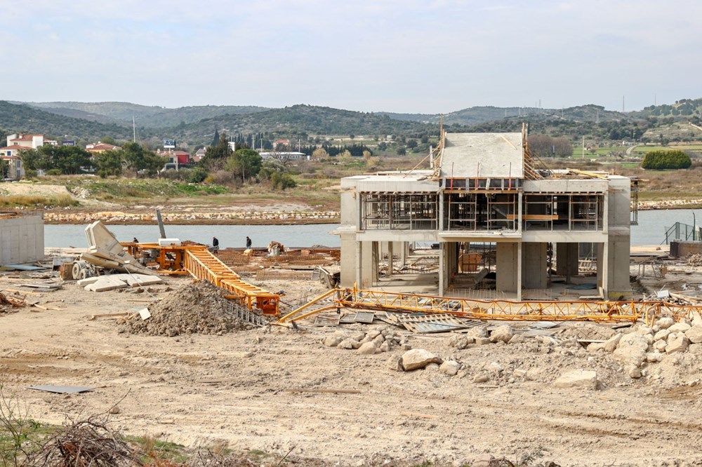 İzmir Çeşme'de hortumun geride bıraktığı hasar için çalışmalar sürüyor - 17