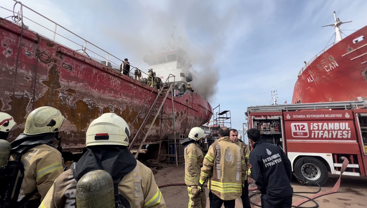 Tuzla'da gemi yangını