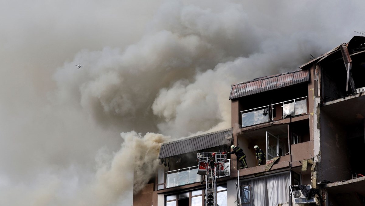 Rusya, Kiev ve Harkiv'e saldırdı: Ukrayna'da art arda patlamalar
