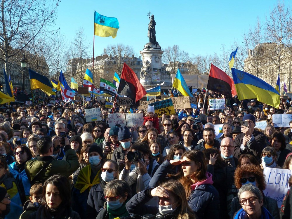 Dünyanın birçok yerinde Rusya protestoları var - 12