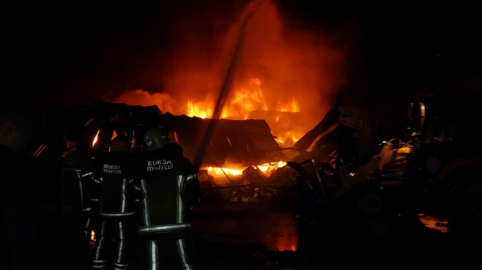 Bursa'da soğuk hava deposunda yangın - 3