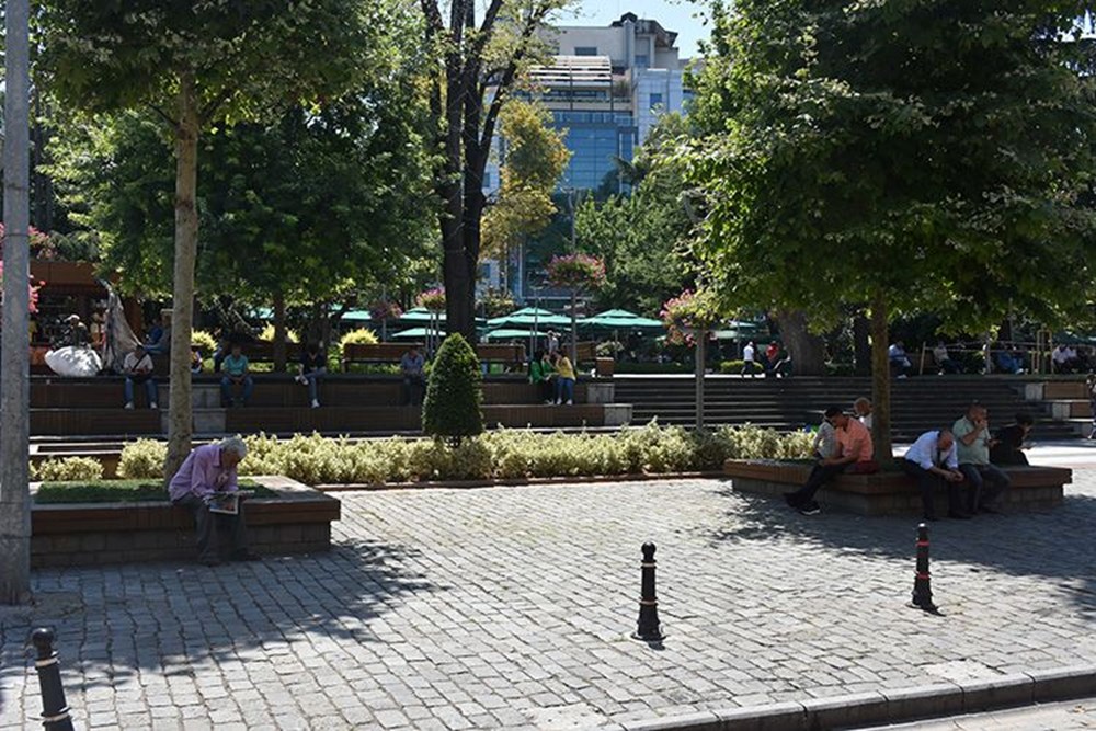 İstanbul’da salı gününe
dikkat: Hava sıcaklığı gölgede 35 dereceye ulaşacak (Bu hafta hava nasıl olacak?) - 9